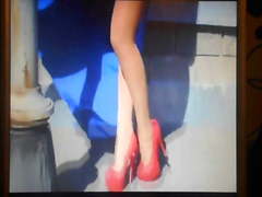 What shoes and what feet for trampling fromthis girl in blue